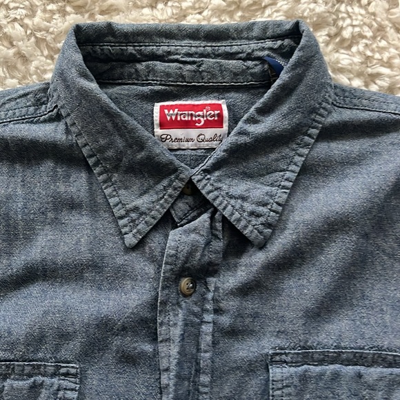Wrangler Short Sleeve Button Down - Picture 5 of 6